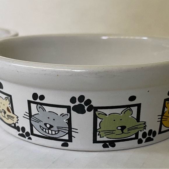 Cat Dish Set 5” Ceramic Tiger Cat 2 Bowls Water Food Signature White Kitties - Picture 4 of 16